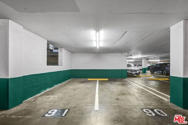 1131 Alta Loma Road 119, West Hollywood, CA 90069