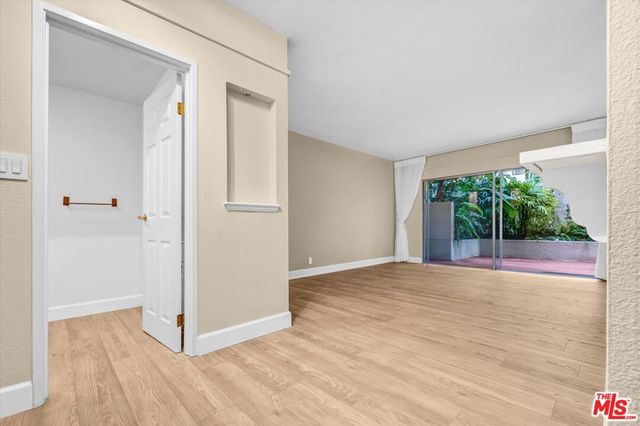 1131 Alta Loma Road 119, West Hollywood, CA 90069