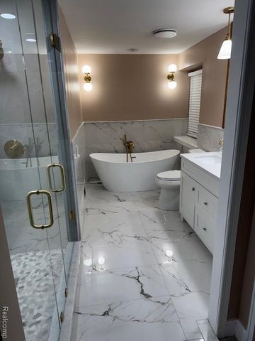 5541 Walnut Circle W Circle, West Bloomfield, MI 48322