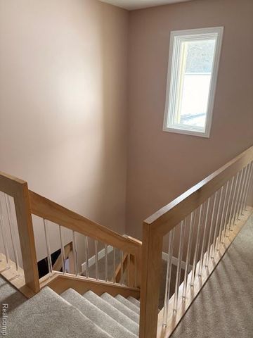 5541 Walnut Circle W Circle, West Bloomfield, MI 48322