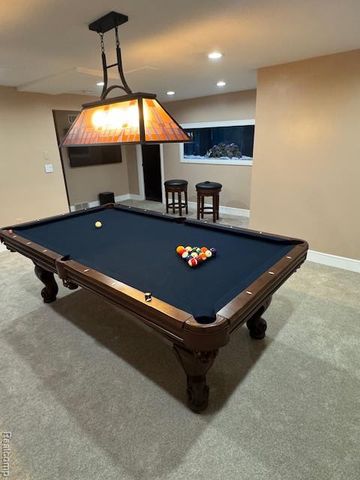 5541 Walnut Circle W Circle, West Bloomfield, MI 48322