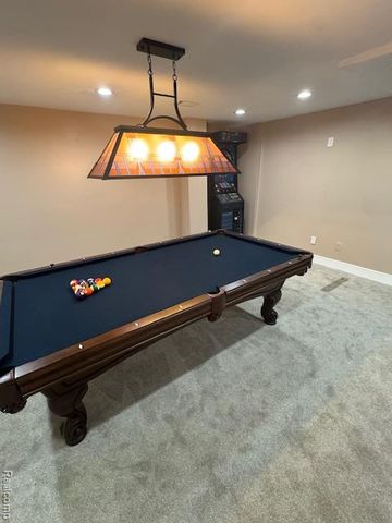 5541 Walnut Circle W Circle, West Bloomfield, MI 48322