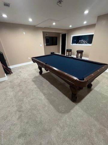 5541 Walnut Circle W Circle, West Bloomfield, MI 48322