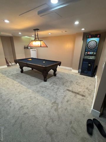 5541 Walnut Circle W Circle, West Bloomfield, MI 48322