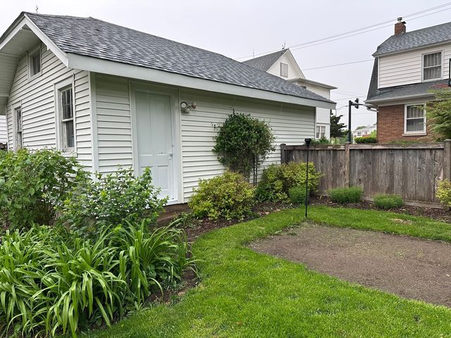 1311 N Richmond Road, Mchenry, IL 60050
