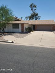 2726 S LONGMORE Street, Mesa, AZ 85202