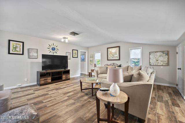 11 Goldsmith Drive, Holmdel, NJ 07733