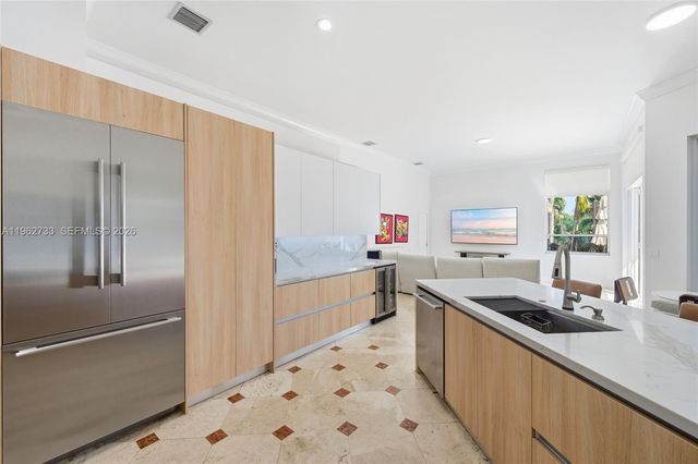 2562 Eagle Run Ln, Weston, FL 33327