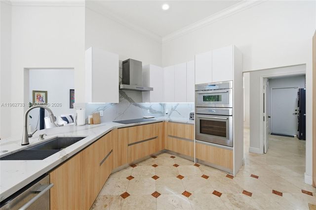 2562 Eagle Run Ln, Weston, FL 33327