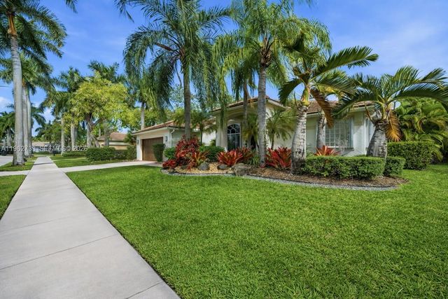 2562 Eagle Run Ln, Weston, FL 33327