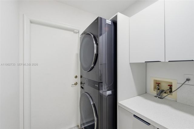 2562 Eagle Run Ln, Weston, FL 33327