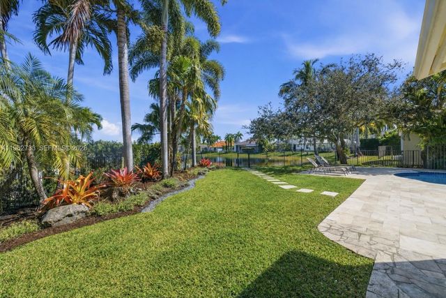 2562 Eagle Run Ln, Weston, FL 33327