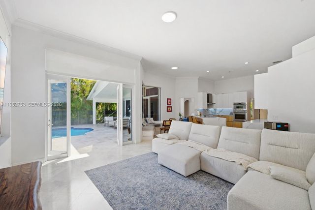 2562 Eagle Run Ln, Weston, FL 33327