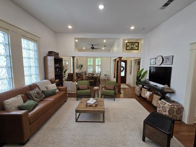 1335 Cortlandt Street, Houston, TX 77008