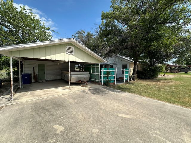 611 Idlewild Drive, Brownwood, TX 76801