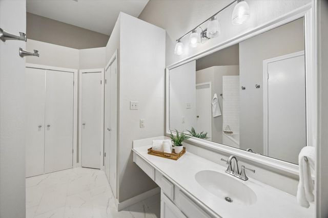46 Lakeridge Drive, The Woodlands, TX 77381