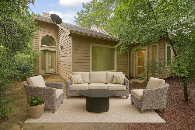 46 Lakeridge Drive, The Woodlands, TX 77381
