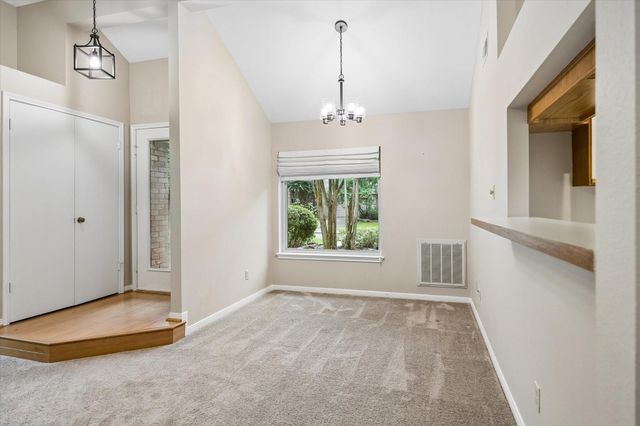 46 Lakeridge Drive, The Woodlands, TX 77381