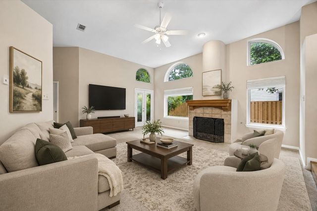 46 Lakeridge Drive, The Woodlands, TX 77381