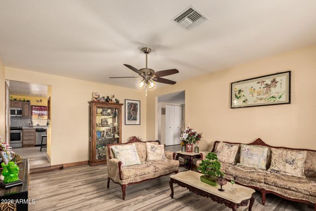 2223 W JAVELINA Avenue, Mesa, AZ 85202