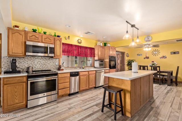2223 W JAVELINA Avenue, Mesa, AZ 85202