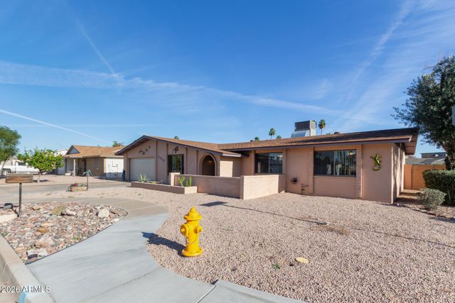 2223 W JAVELINA Avenue, Mesa, AZ 85202