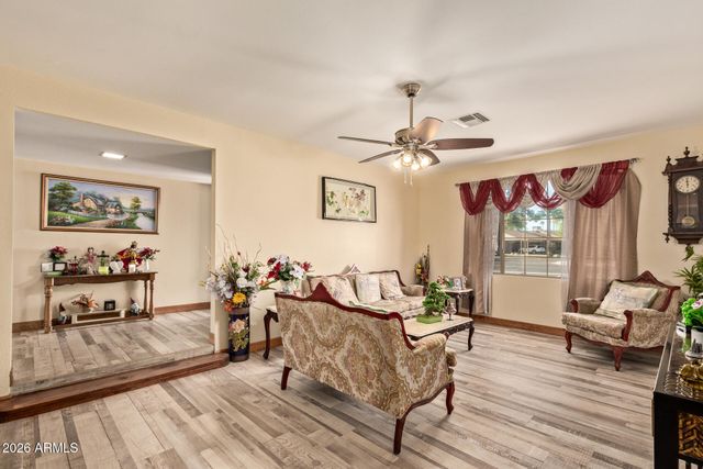 2223 W JAVELINA Avenue, Mesa, AZ 85202