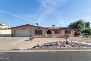 2223 W JAVELINA Avenue, Mesa, AZ 85202