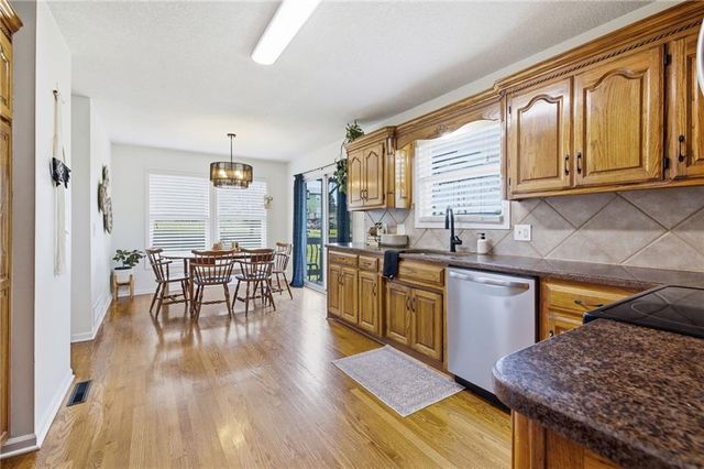 601 Little Bend Court, Pleasant Hill, MO 64080