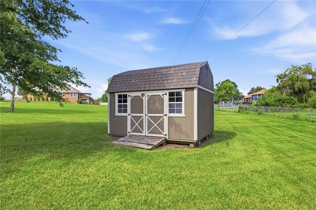 601 Little Bend Court, Pleasant Hill, MO 64080