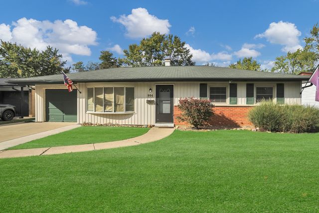 904 Woodland Drive, Wheeling, IL 60090