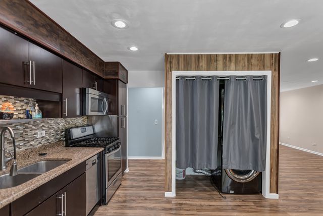 904 Woodland Drive, Wheeling, IL 60090