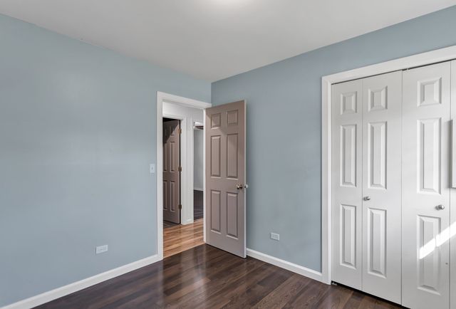 904 Woodland Drive, Wheeling, IL 60090