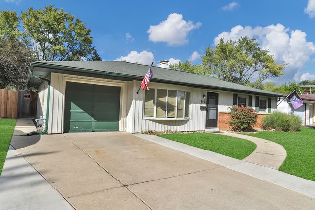 904 Woodland Drive, Wheeling, IL 60090