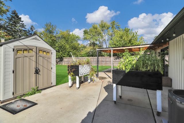 904 Woodland Drive, Wheeling, IL 60090