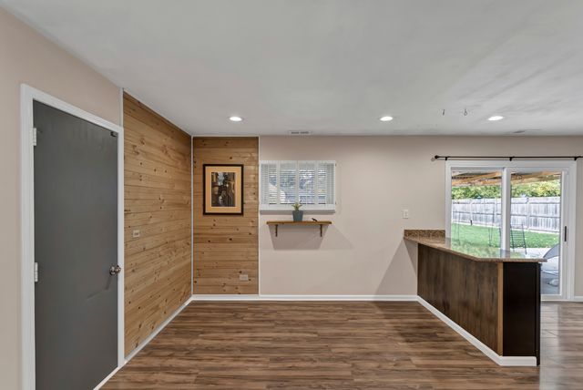 904 Woodland Drive, Wheeling, IL 60090