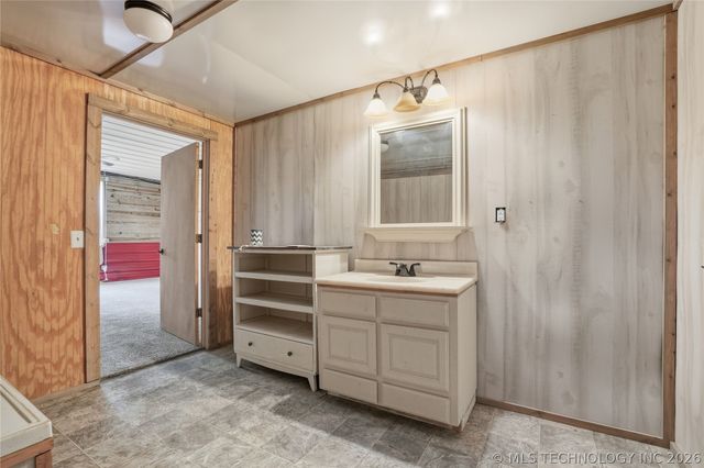 113 S Wilder, Chouteau, OK 74337