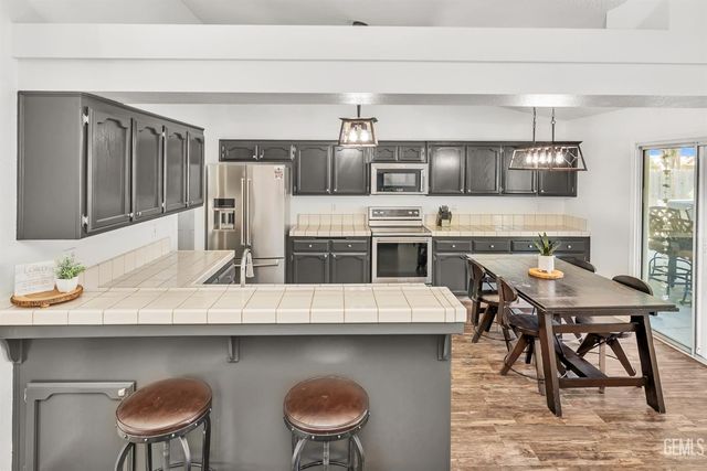 601 Hidalgo Drive, Bakersfield, CA 93314