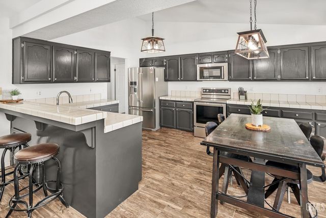 601 Hidalgo Drive, Bakersfield, CA 93314