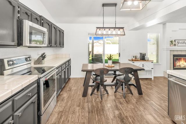 601 Hidalgo Drive, Bakersfield, CA 93314