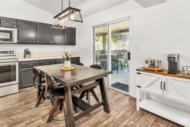 601 Hidalgo Drive, Bakersfield, CA 93314