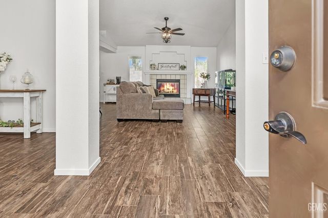 601 Hidalgo Drive, Bakersfield, CA 93314