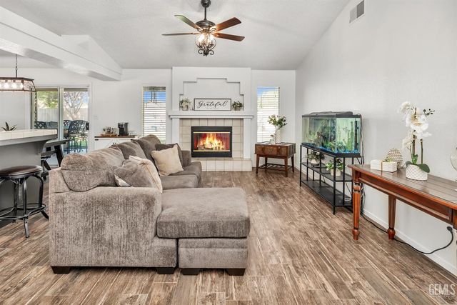 601 Hidalgo Drive, Bakersfield, CA 93314