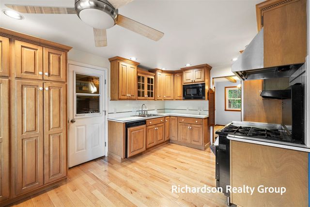 1630 Lee Avenue, Muskegon, MI 49444
