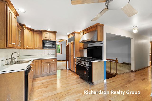 1630 Lee Avenue, Muskegon, MI 49444
