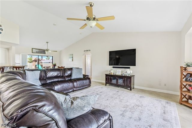 226 SW 44th TER, Cape Coral, FL 33914