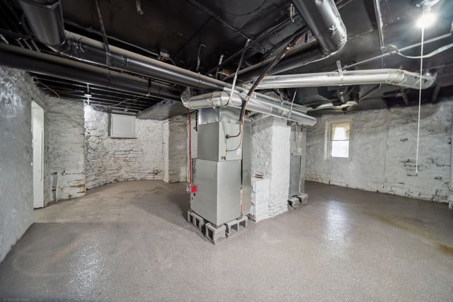 132 Akin Avenue A, Joliet, IL 60433