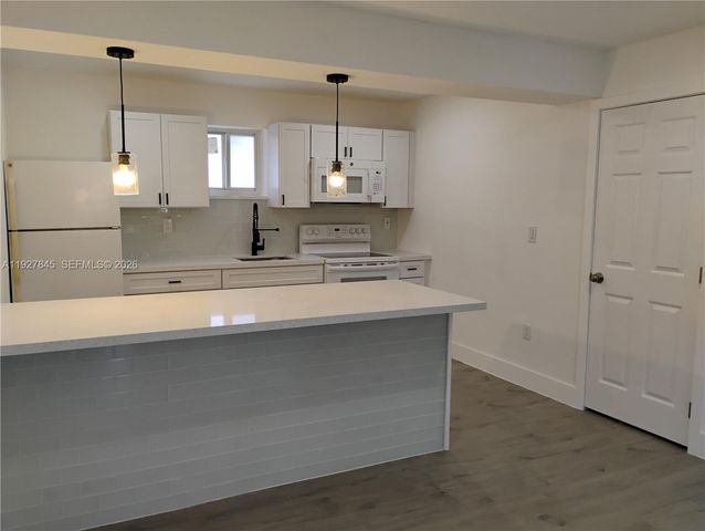 2155 SW 72nd Ave, Miami, FL 33155