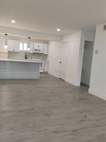2155 SW 72nd Ave, Miami, FL 33155