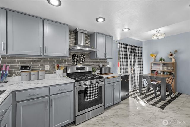1908 Oak Road, Lynnwood, WA 98087